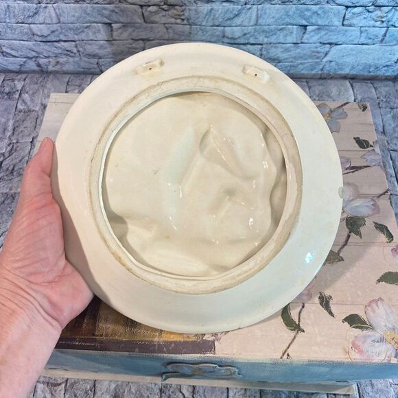 Decorative Plate Vintage 70s Chalkware 3D Artwork Hand Painted Rare Find - Picture 3 of 4
